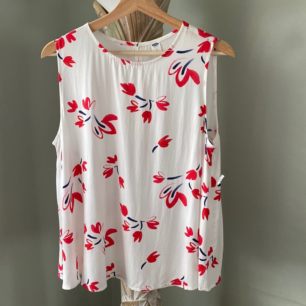 Old Navy White Tank with Red & Blue Flowers Sz. L